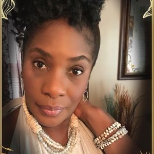 Meet your Posher, Valeria